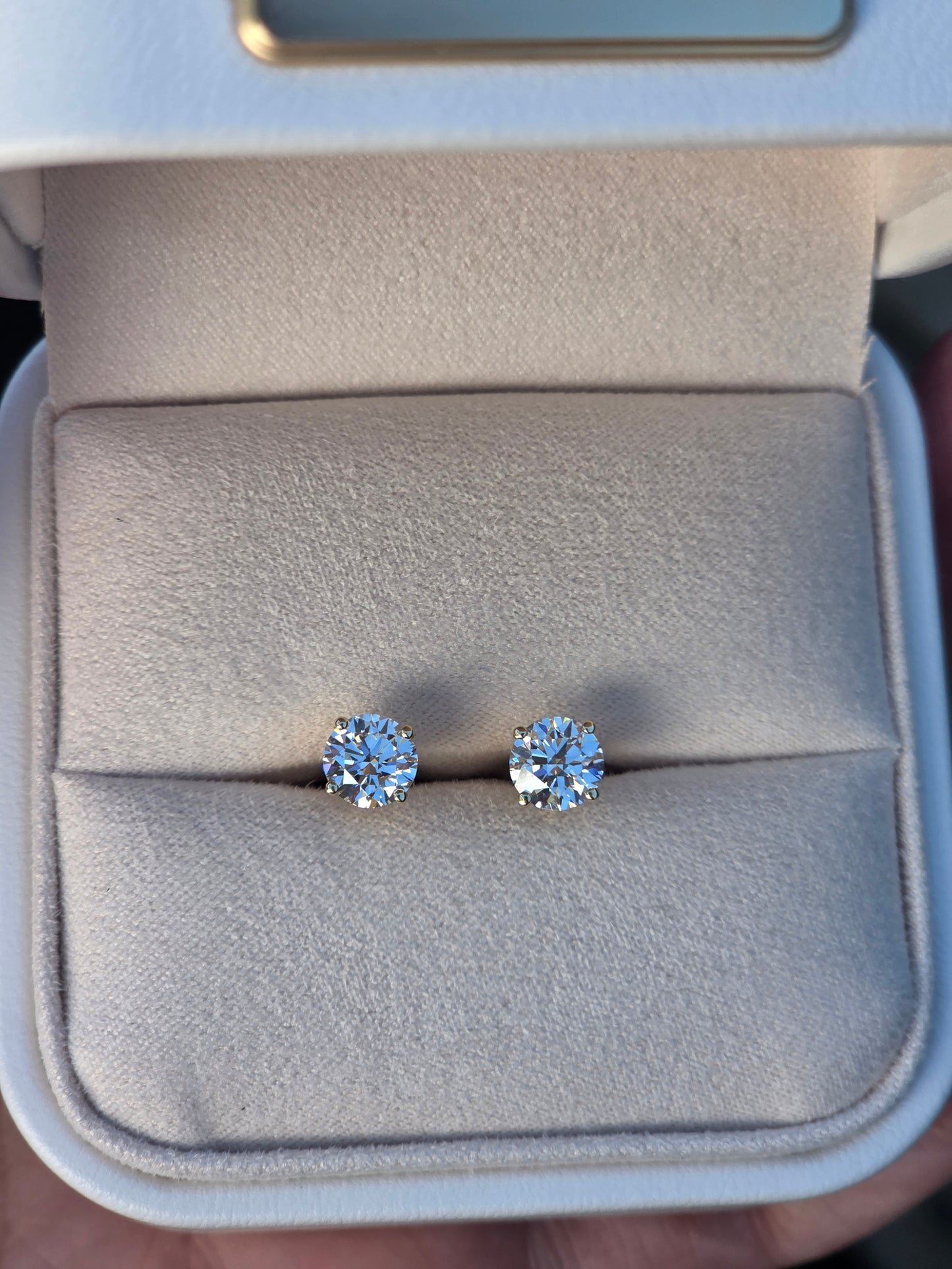 4 Claw Diamond Studs