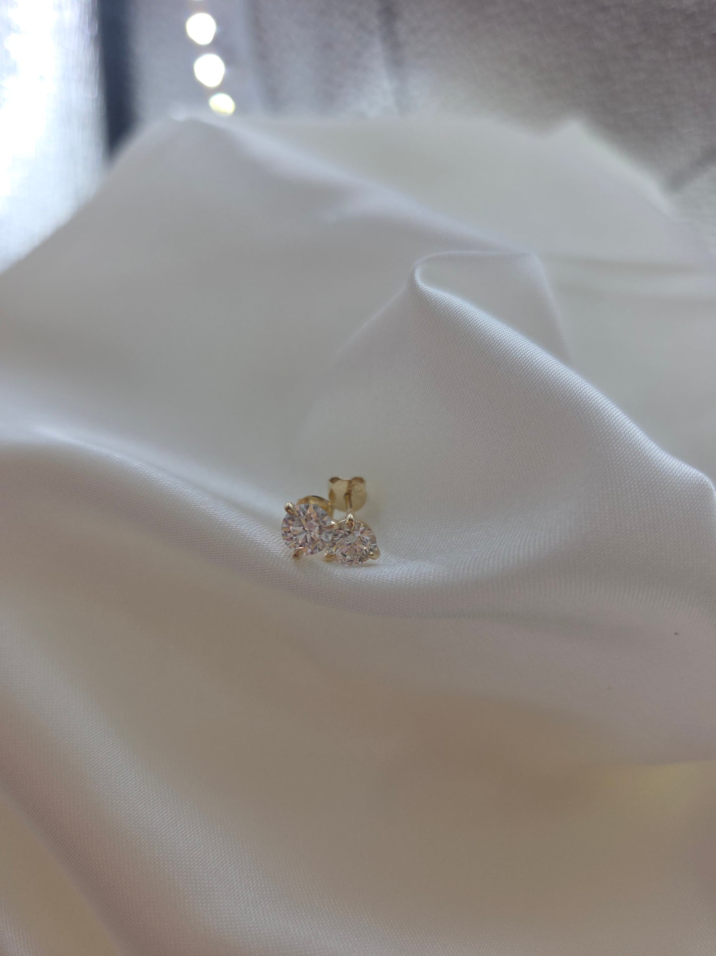 3 Claw Diamond Studs